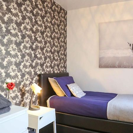 Perfect Central City Location - Parking - 3 Beds - 2 Bedrooms 벨파스트 외부 사진