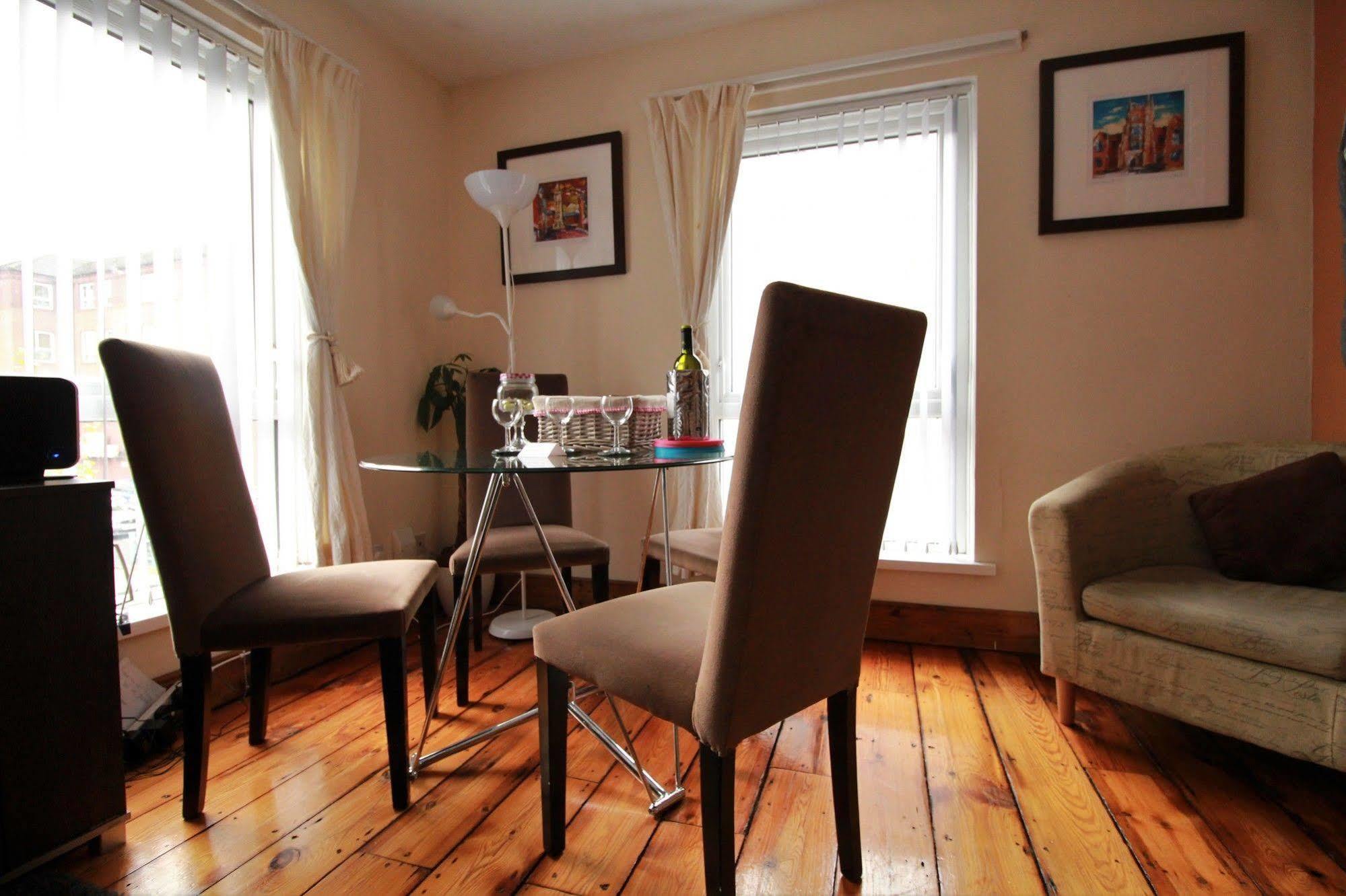 Perfect Central City Location - Parking - 3 Beds - 2 Bedrooms 벨파스트 외부 사진