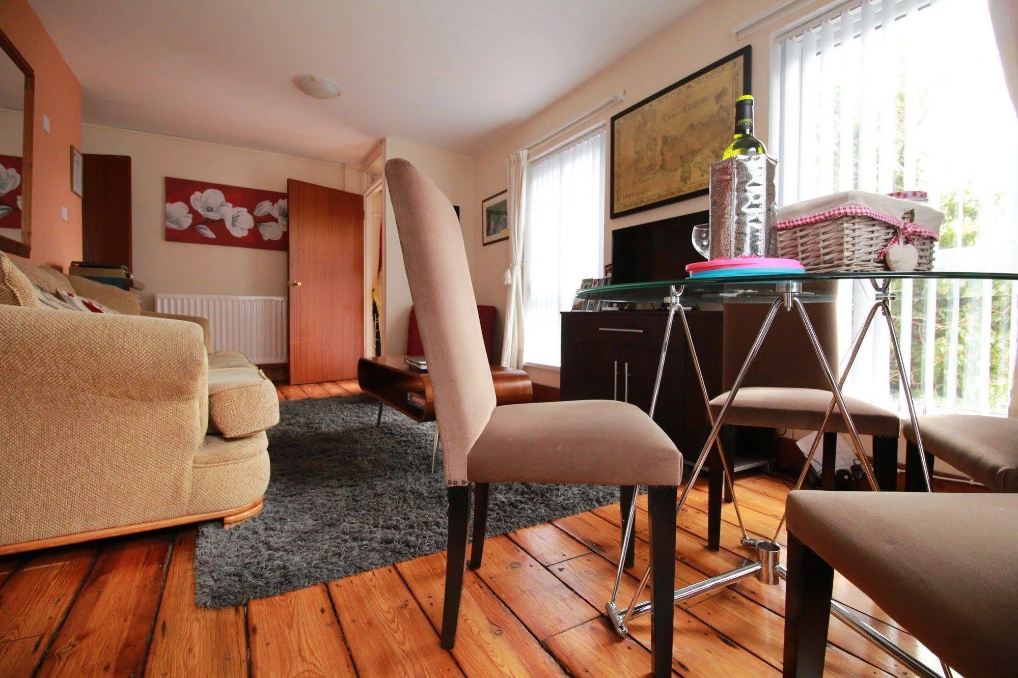 Perfect Central City Location - Parking - 3 Beds - 2 Bedrooms 벨파스트 외부 사진