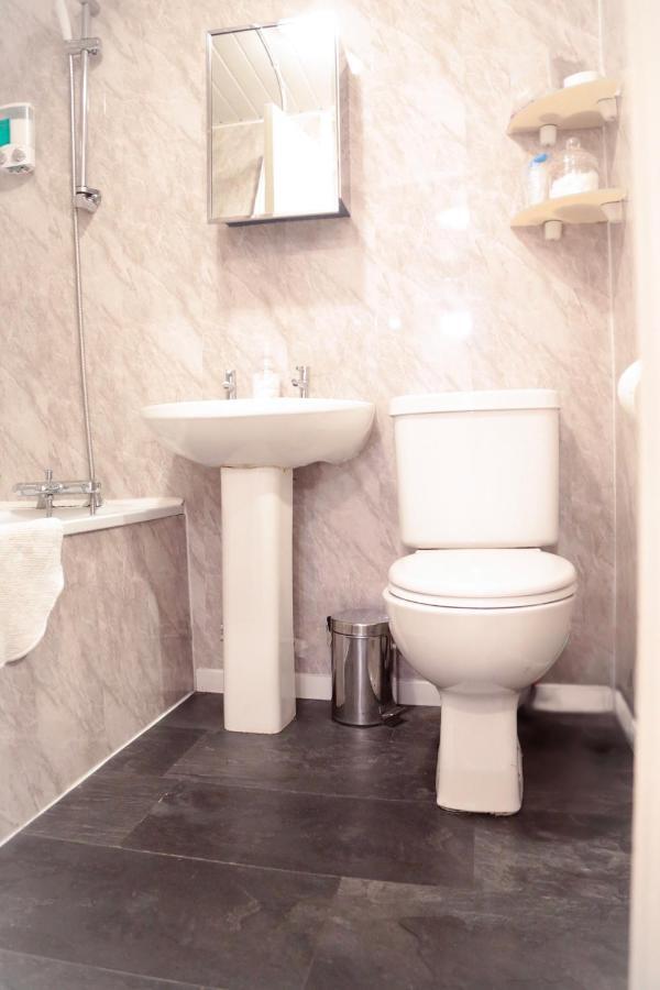 Perfect Central City Location - Parking - 3 Beds - 2 Bedrooms 벨파스트 외부 사진